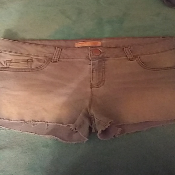 Short's - Picture 2 of 5